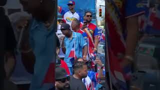 #flow28 En la parada Dominicana