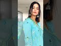 Hina khan (akshara) chunari poses   and new whatsApp status......