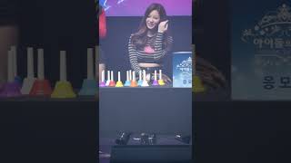 151205 영웅의군단 콘서트 걸스데이 Girlsday 유라 토크 혓바닥을 낼름낼름 직캠 FANCAM