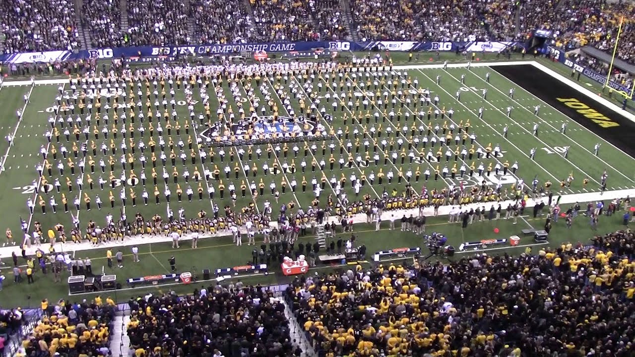 2015 B1G Championship - Hawkeye Marching Band & Spartan Marching Band ...