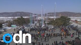 North Korean defector drops propaganda leaflets