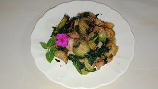 Cà pháo xào lá Lốt thơm nức mũi.
