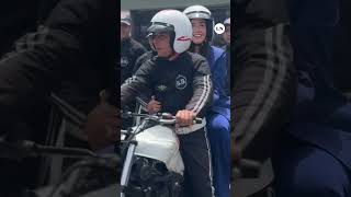 Tras el acto en la Escuela de Cadetes de la Policía Federal, Villarruel se subió a una motocicleta