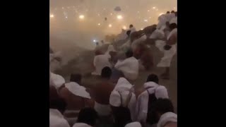 Rare Scene - High winds at Arafat Yesterday. Believer's were astonished with such high winds!