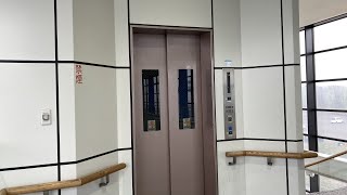 南千歳駅自由通路のエレベーター