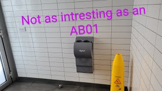 Dyson Airblade dB (AB14) at Reading Platform 14 🚹