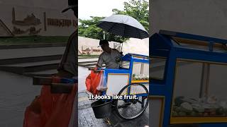 Foreigner tries Rujak for the first time 🇮🇩 #jakarta #indonesia #streetfood