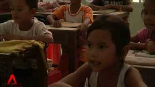 CAMBODIA: Poverty poses challenge to learning English