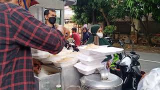 BUBUR AYAM JUALANNYA PAKAI MOTOR TAPI RAMAINYA LUAR BIASA INDONESIAN STREET FOOD