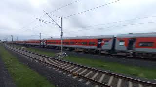 12920 Shri Mata Vaishno Devi Katra - Dr.Ambedkar Nagar Malwa SF Express With ET/WAP-7. #malwaexpress