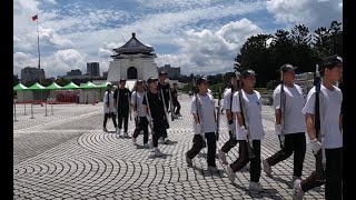 冠軍隊伍的模樣 莊敬高職 榮獲 112年 全國高中儀隊競賽 冠軍, 本影片紀錄比賽前 , 莊敬高職排練的情形 , 莊敬高職學生 各個 充滿自信 , 榮獲冠軍 真的是 實至名歸