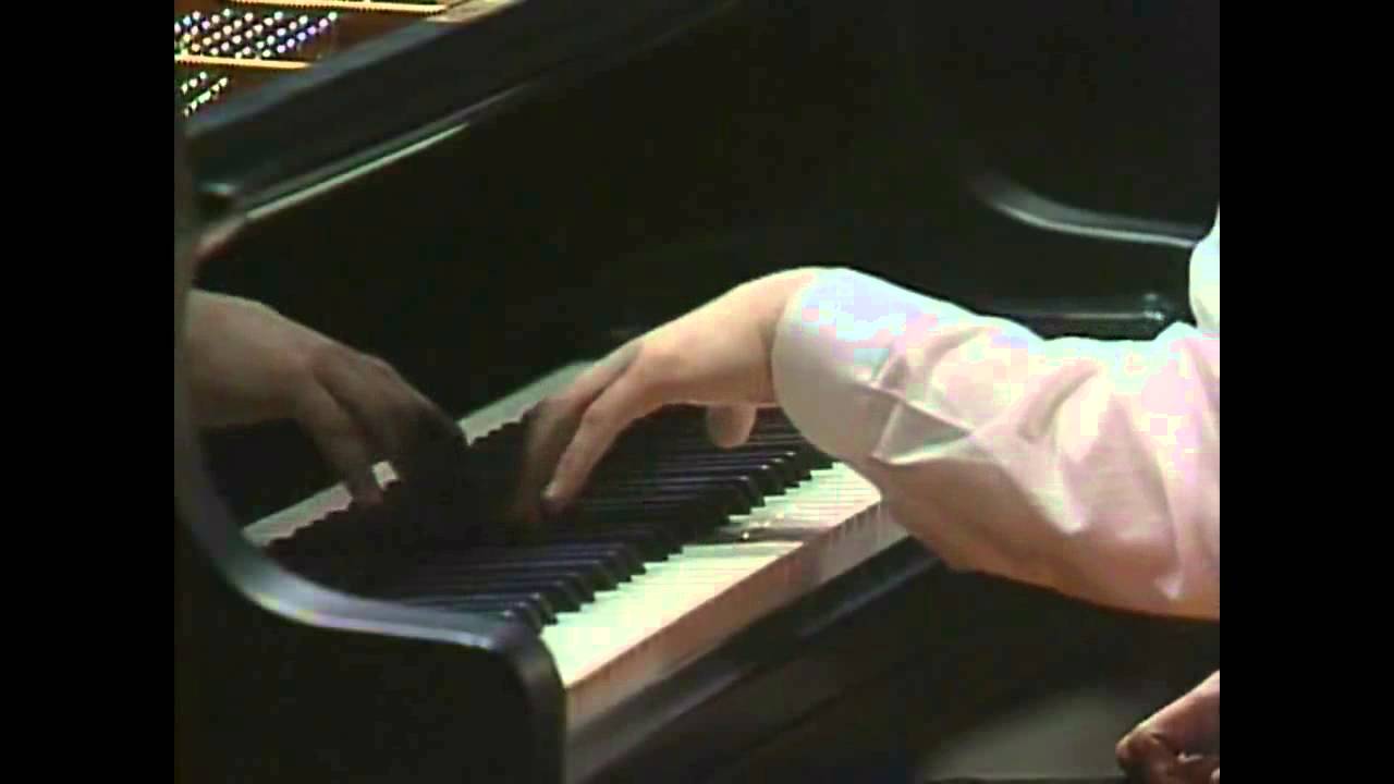 Evgeny Kissin - Chopin - Nocturne No 1 In C-sharp Minor, Op 27 - YouTube