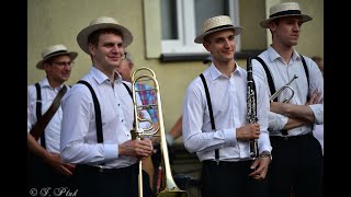 Racibórz. Spacer z Dixieland Street Band ul. Długa