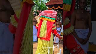 ചൂലും മുറവും കത്തിയുമായി കുറത്തി അമ്മ l Kurathiamma Theyyam#shortsvideo#theyyam #theyyamphotography