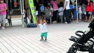 Korean baby dancing to \