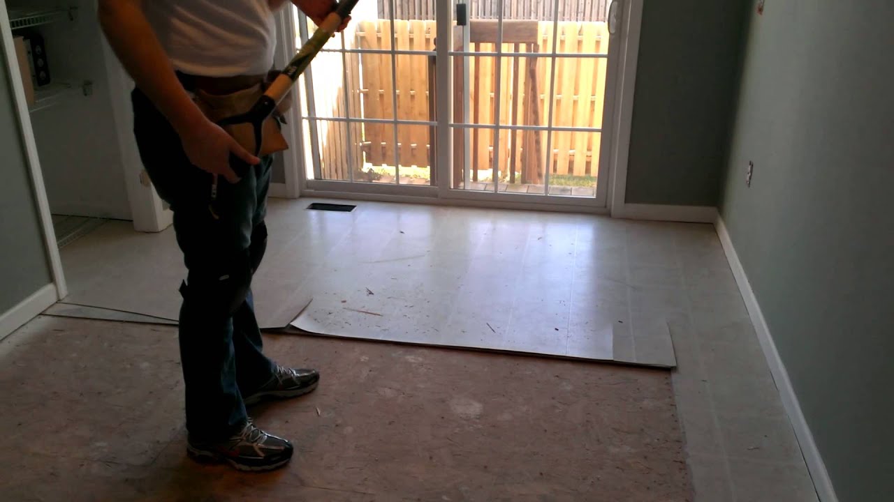 How To Remove Linoleum Flooring - YouTube