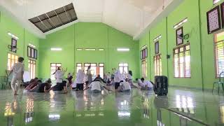 latihan tari Kecak digedung pertemuan SMA negeri 3 baturaja