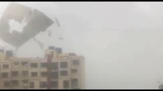 Toofan.... The speed of wind is 130Km/hr.... Strom, Cyclone , Typhoon (2)