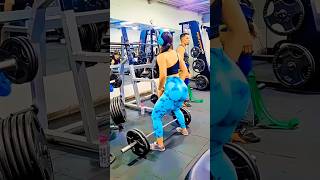 Girl's Deadlifts Workout In The GYM 😱 #gym #fitness #viral #workout #2024