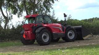 FENDT 309 KUHN GA 8521 EN EEN MANITOU BIERBLIKJES HARKEN OP DE TT CAMPING ASSEN 2017