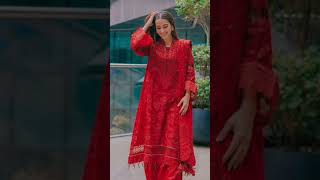 Unseen pictures of Iqra aziz and her family #iqraaziz #shorts #ytshorts #viral