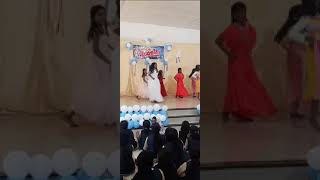 my dance in school anuval day😀