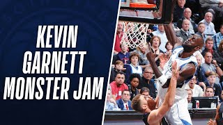Kevin Garnett Throws Down a Monster Jam!