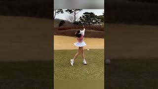 골반을 옆으로 밀지 말고 뒤로 돌리세요💯😘😘 | 골프여신 TV #shorts #golf #golfswing