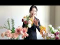 eng sub how florists match flower colors hand tie center piece