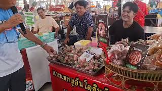 คนเยอะนะ !!ตลาดพี่ญาคนรุม ลูกค้ามาเยอะเลย มีพิธีกรรับเชิญมาพาดูตลาด