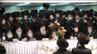 Nadvorna Rebbe Attending A Grandchild's Wedding Shortly Before His Passing