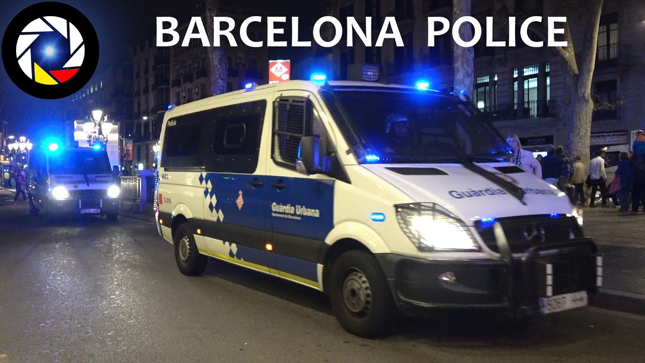 Barcelona Police Patrolling - Guàrdia Urbana - YouTube