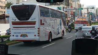 20241104 亦捷科際5615 超車 捷乘客運5608 (金牌)新竹市公車50 MOV 4121