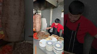 K.Maraş Sanayi Büyük Cami Karşısı Zavraklar Yaprak Et Dönerde Şerbetli Avcarlı Et Döner…😋😋