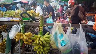 happy traveling on beautiful street people market-ಸುಂದರವಾದ ಬೀದಿ ಜನರ ಮಾರುಕಟ್ಟೆಯಲ್ಲಿ ಸಂತೋಷದ ಪ್ರಯಾಣ