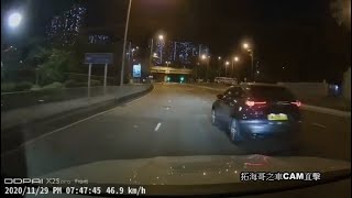 [車CAM直擊] 恐怖馬路炸彈P牌仔亂咁揸車😓 無事無幹連夾車主兩次🤯