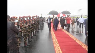 Nyenicubahiro Varisito NDAYISHIMIYE, igihe yakirwa ku kibuga c'indege ca Leon MBA mu gihugu ca Gabon