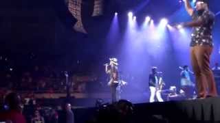 BRUNO MARS live in Hawaii (Just The Way You Are / Band Introduction)