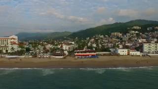 El Barracuda on Playa Camarones