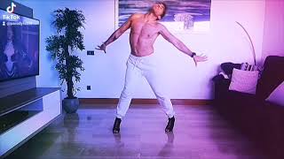 Hot Guy dancing to Atopos, Fossora \u0026 Trölla-Gabba by Björk, NEW, 2022