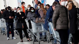 Coronavirus: Long queues form at supermarkets as Italy is put into lockdown