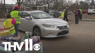 Arkansas MLK commission gives out food to those in need