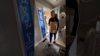 😅 she pulled the delivery 🚚 guy again 😳🤯#shorts #youtubeshorts #funny #god #mom #jesus #mabins