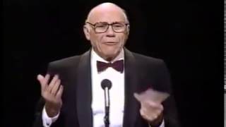 John Randolph wins 1987 Tony Award for Best Featured Actor in a Play