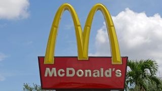 Protesters Gather Outside Mcdonald S Hq For 15 Minimum Wage