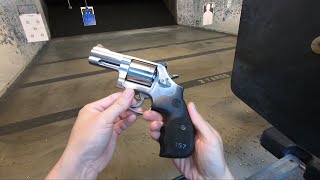 Smith \u0026 Wesson Model 686 Plus 3-5-7 Magnum Series (.38 SPL vs .357 Magnum)