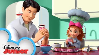 Nancy Decorates with Dad 🎨 | Fancy Nancy | Disney Junior