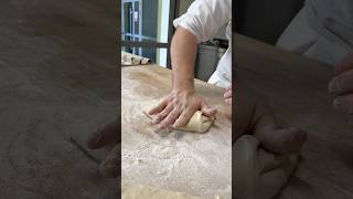 How to make a perfect baguette ? French baker shaping technique #frenchbakery #food #asmr #bakery