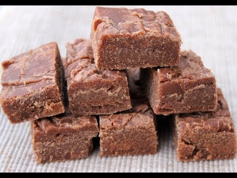 HOW TO MAKE OLD-FASHIONED CHOCOLATE FUDGE HOW TO MAKE OLD-FASHIONED CHOCOLATE FUDGE