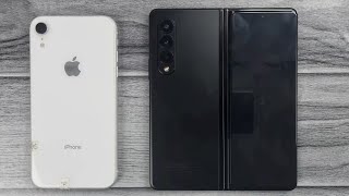 iPhone Xr vs SAMSUNG Z Fold 3 5G